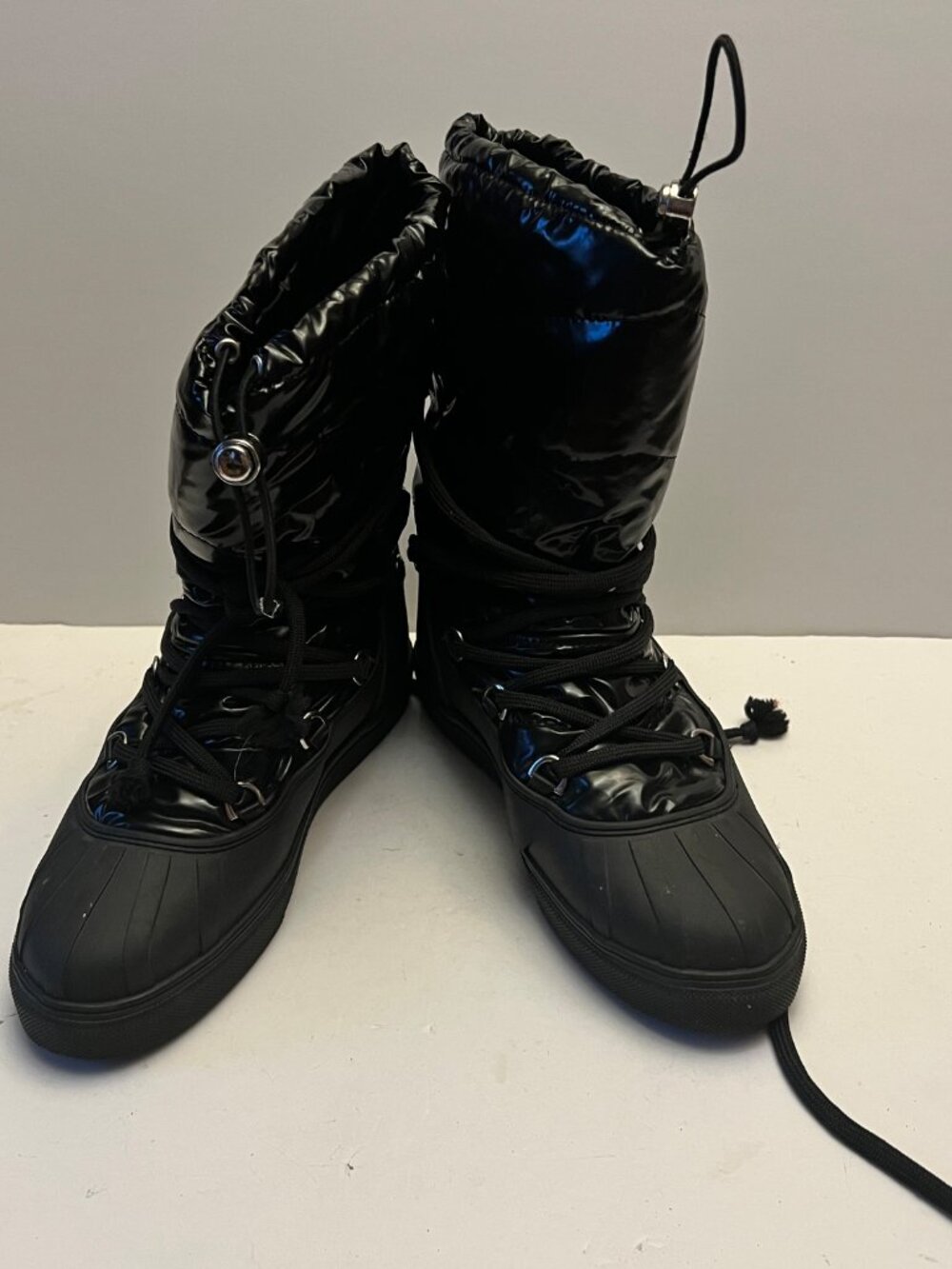 INUIKII Black Glossy Puffer Winter Snow Boots | Size EU 40 (US 9 / 9.5)
